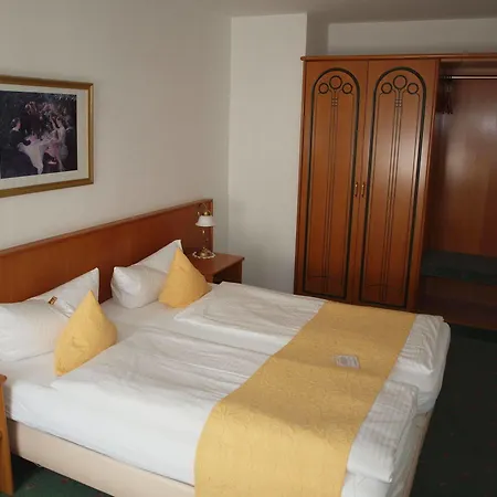 Отель & Restaurant Bellevue Schmolln (Altenburger)