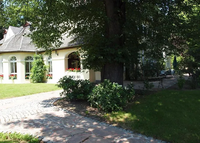 & Restaurant Bellevue Otel Schmölln